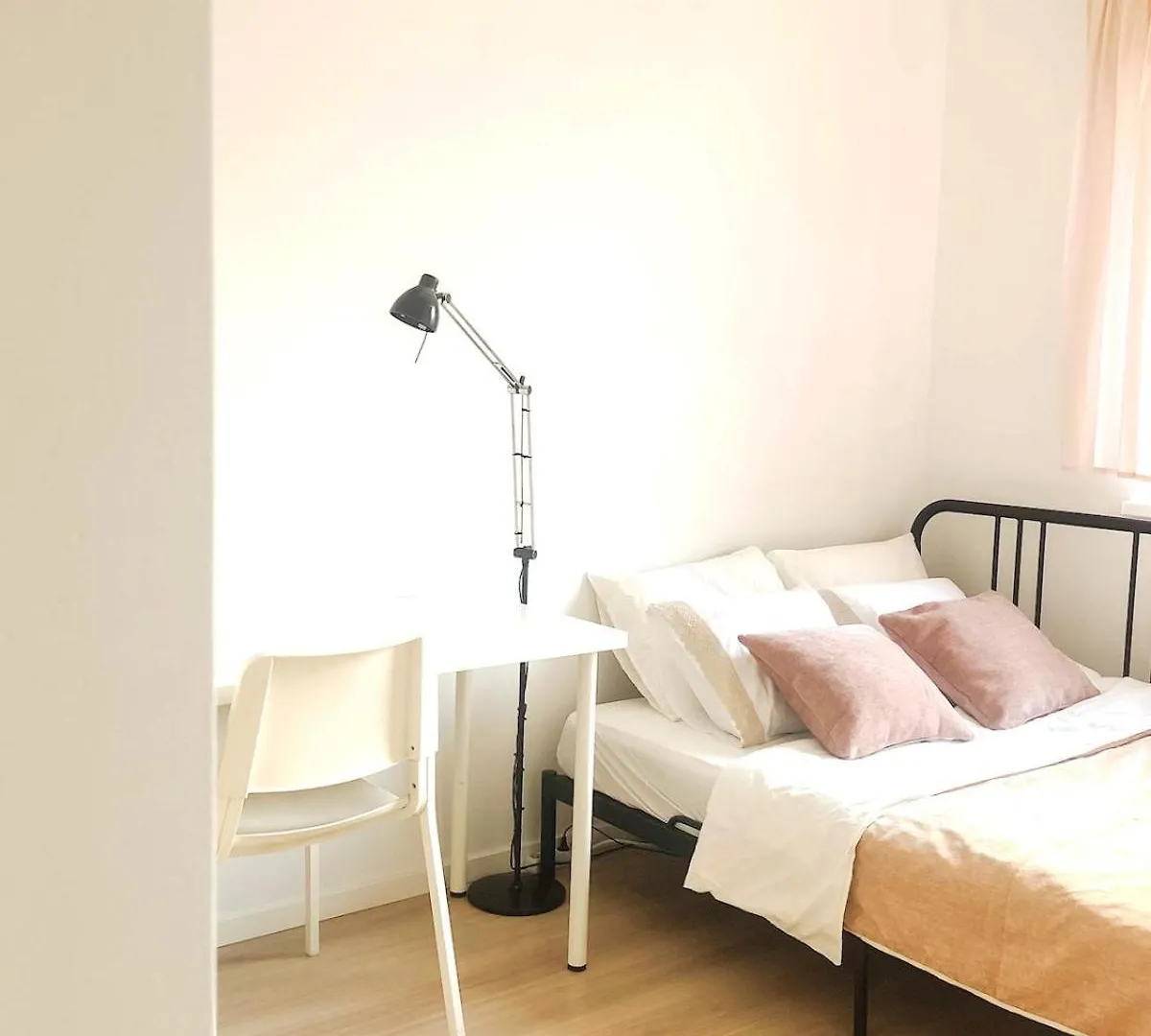 Sunny Apartment In Cracow Krakow Poland
